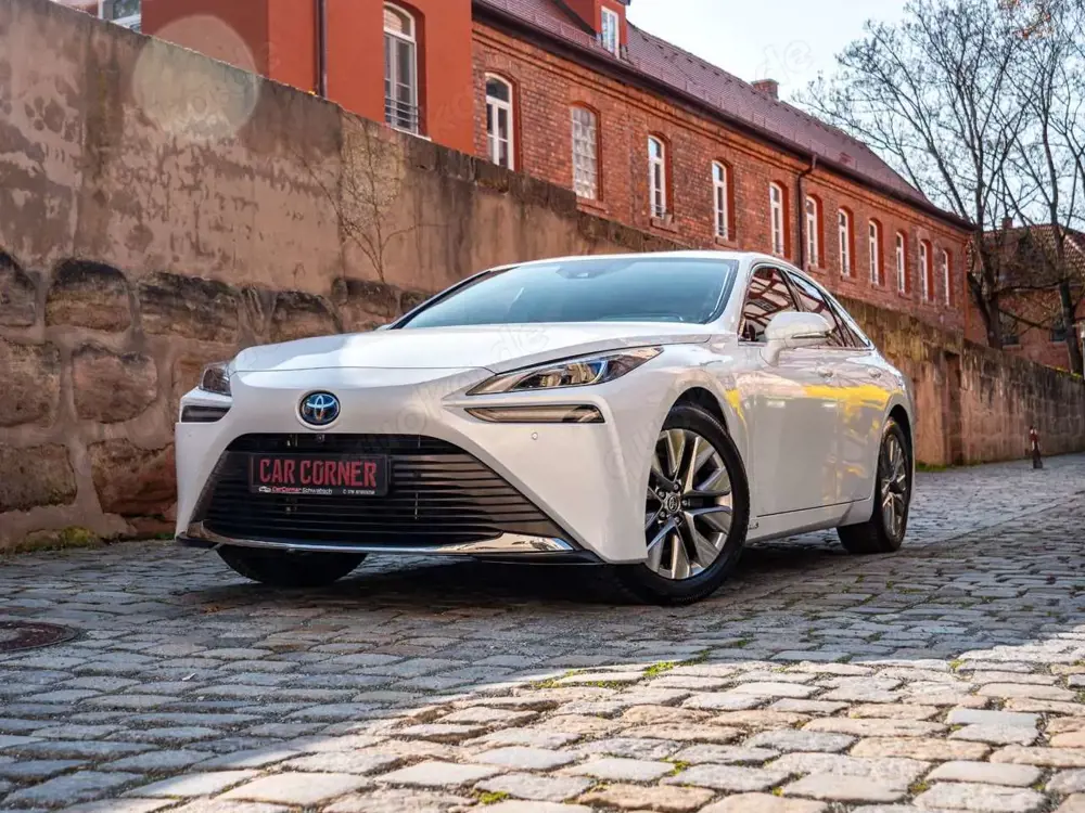 Toyota Mirai Executive !!! NUR 9700 KM !!!