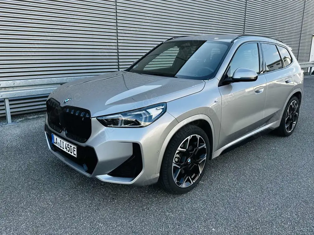 BMW iX1 M-Sport, Elek. Sitze, Drive/Park-Assist, AHK, 20z