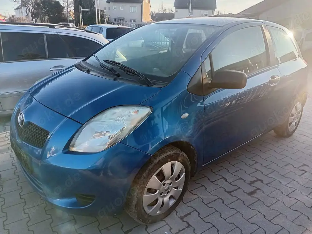 Toyota Yaris 1.0 HU  AU Neu!
