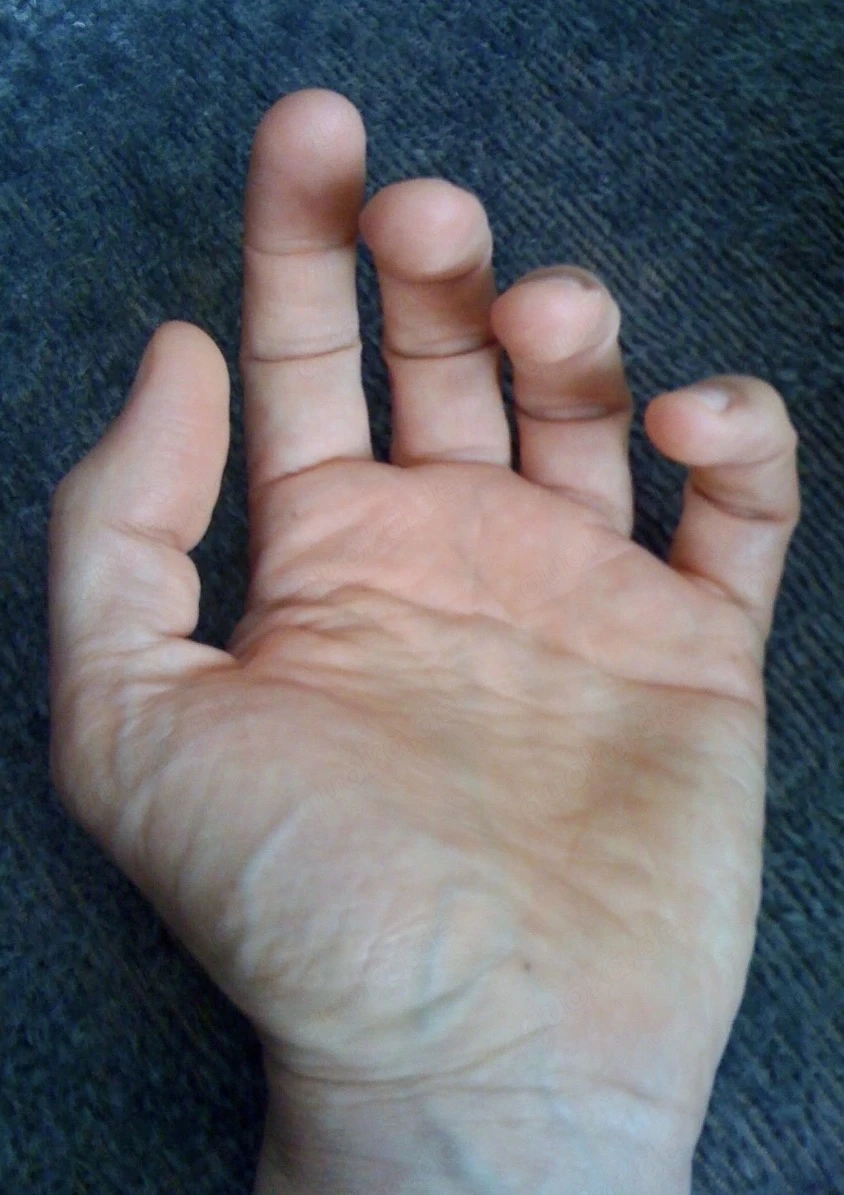 Suche Sie mit etwas größeren Körperteilen    private parts 