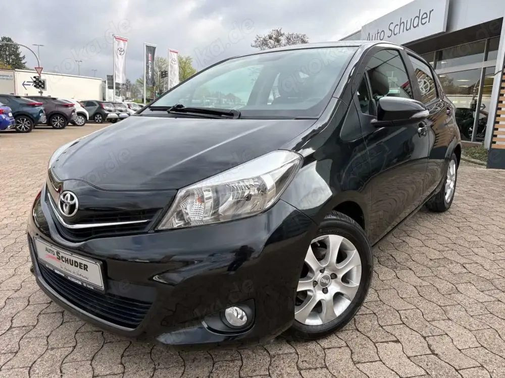 Toyota Yaris Life **RÜCKFAHRKAMERA**