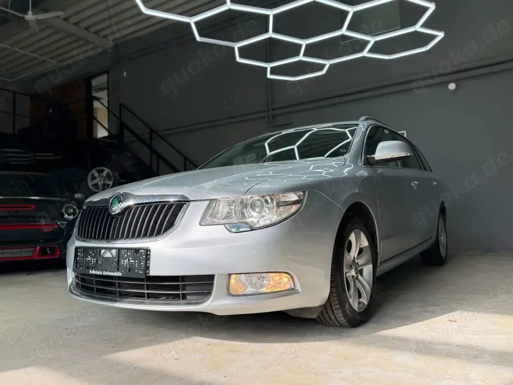 Skoda Superb Combi Ambition/AHK/DSG/