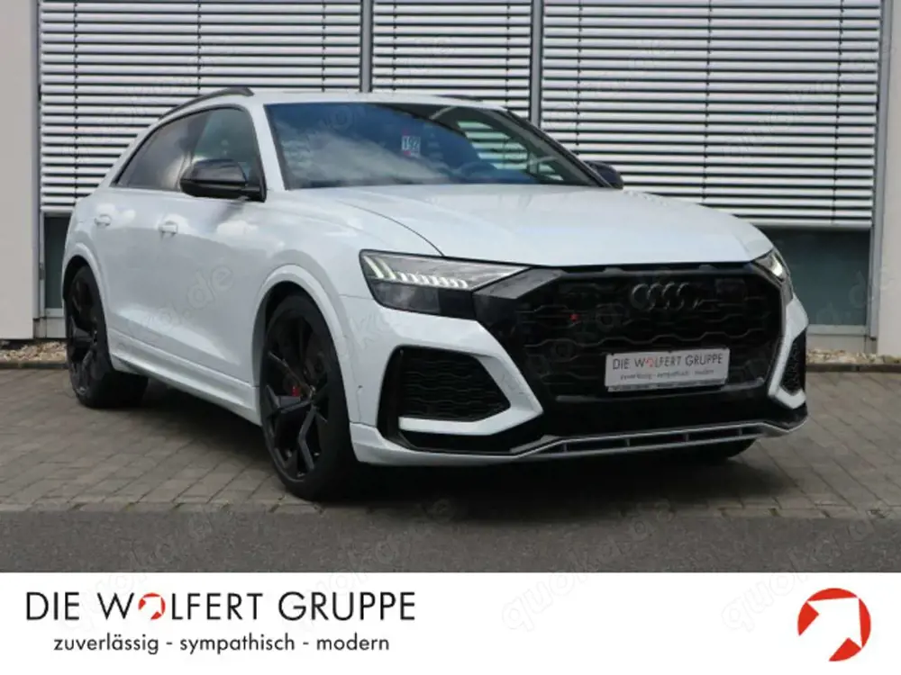 Audi RS Q8 quattro PANO+KERAMIK+AHK+HEADUP+ACC+MATRIX