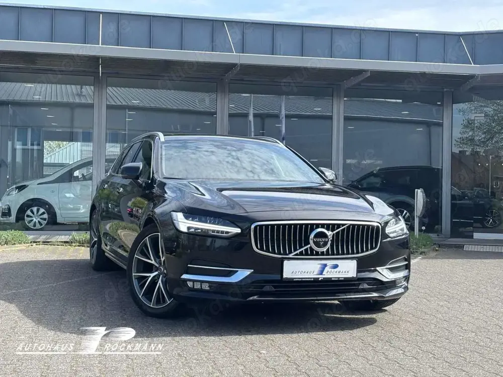Volvo V90 Inscription AWD Panorama AHK Kamera Carplay Leder