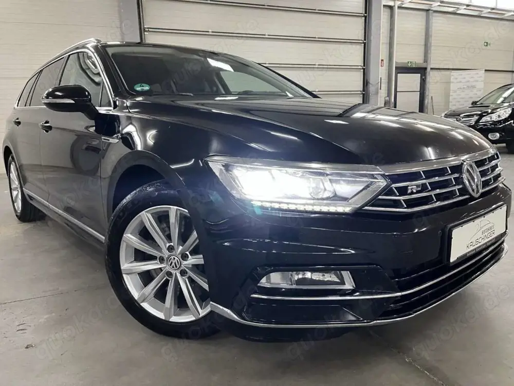 Volkswagen Passat Variant Highline 4Motion R LINE 239PS LEDER LED NAVI ACC
