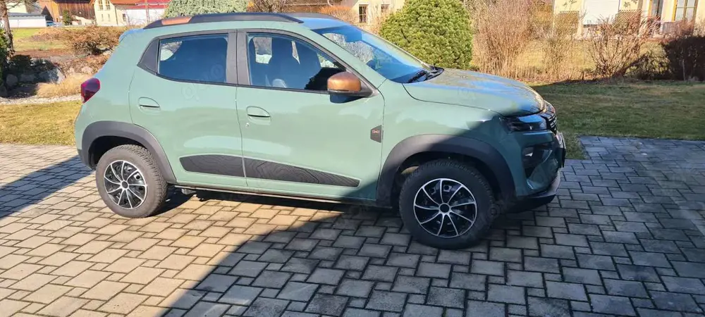 Dacia Spring EXTREME, Neuwertig, Garantie, Navigation