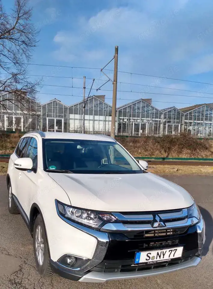 Mitsubishi Outlander Outlander 2.0  Edition 100