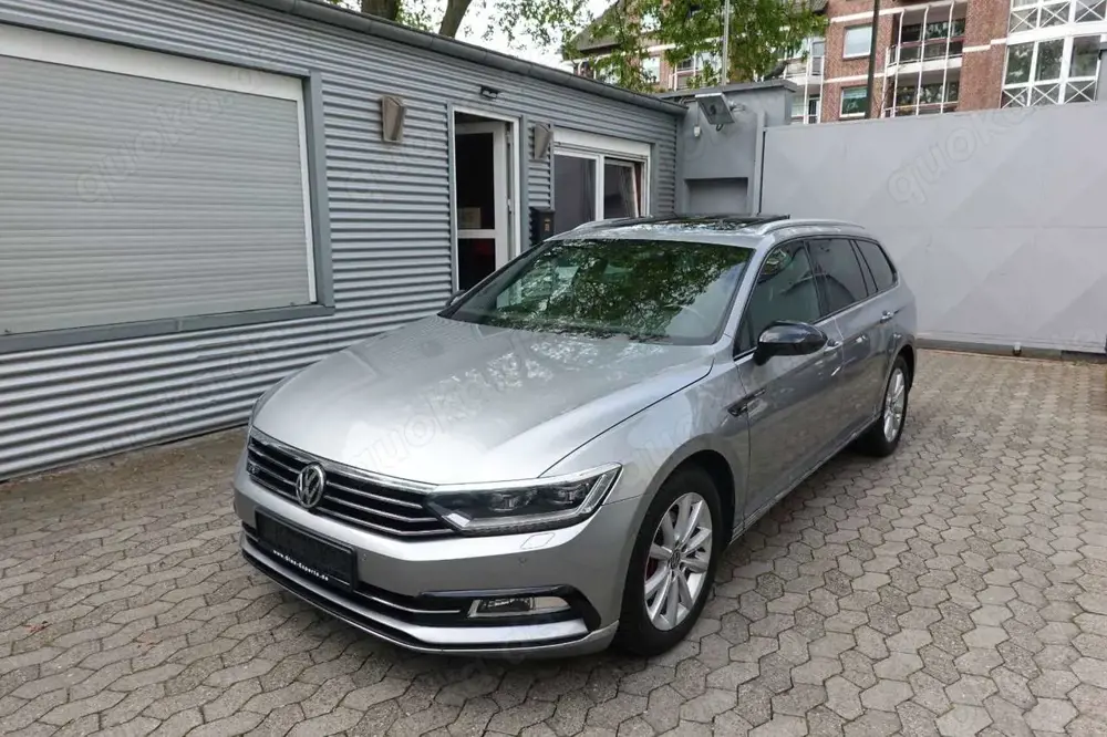 Volkswagen Passat Variant Highline Pano Voll Leder LED AHK