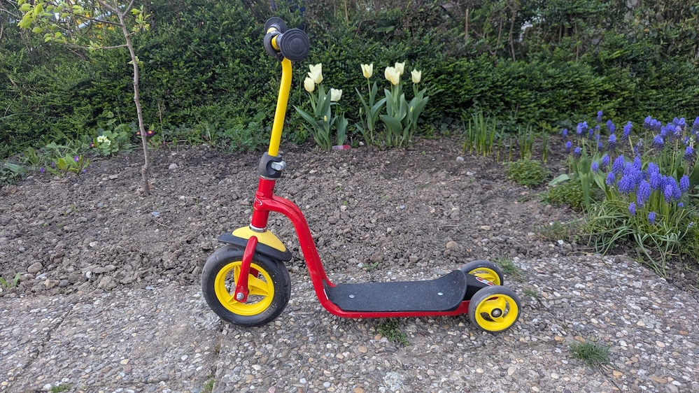 Roller Pucky, rot