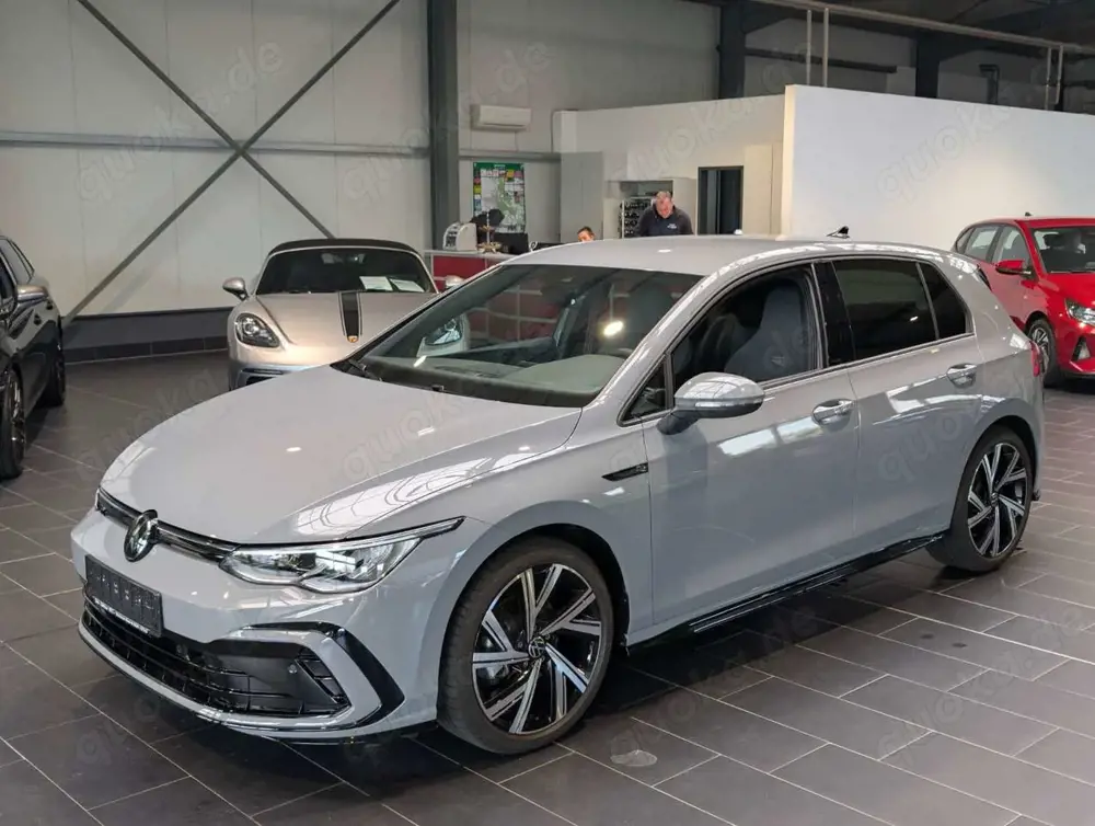 Volkswagen Golf 1.5 eTSI OPF DSG R-Line 1.Hand 8-fach