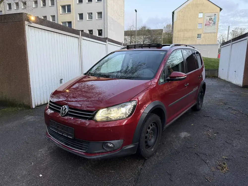 Volkswagen Touran 2.0 TDI CrossTouran 7-Sitzer Pano AHK Navi Kamera
