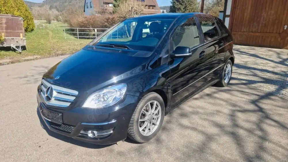 Mercedes-Benz B 170 BlueEFFICIENCY*Klima*PDC*AHK*SH*TÜV Neu