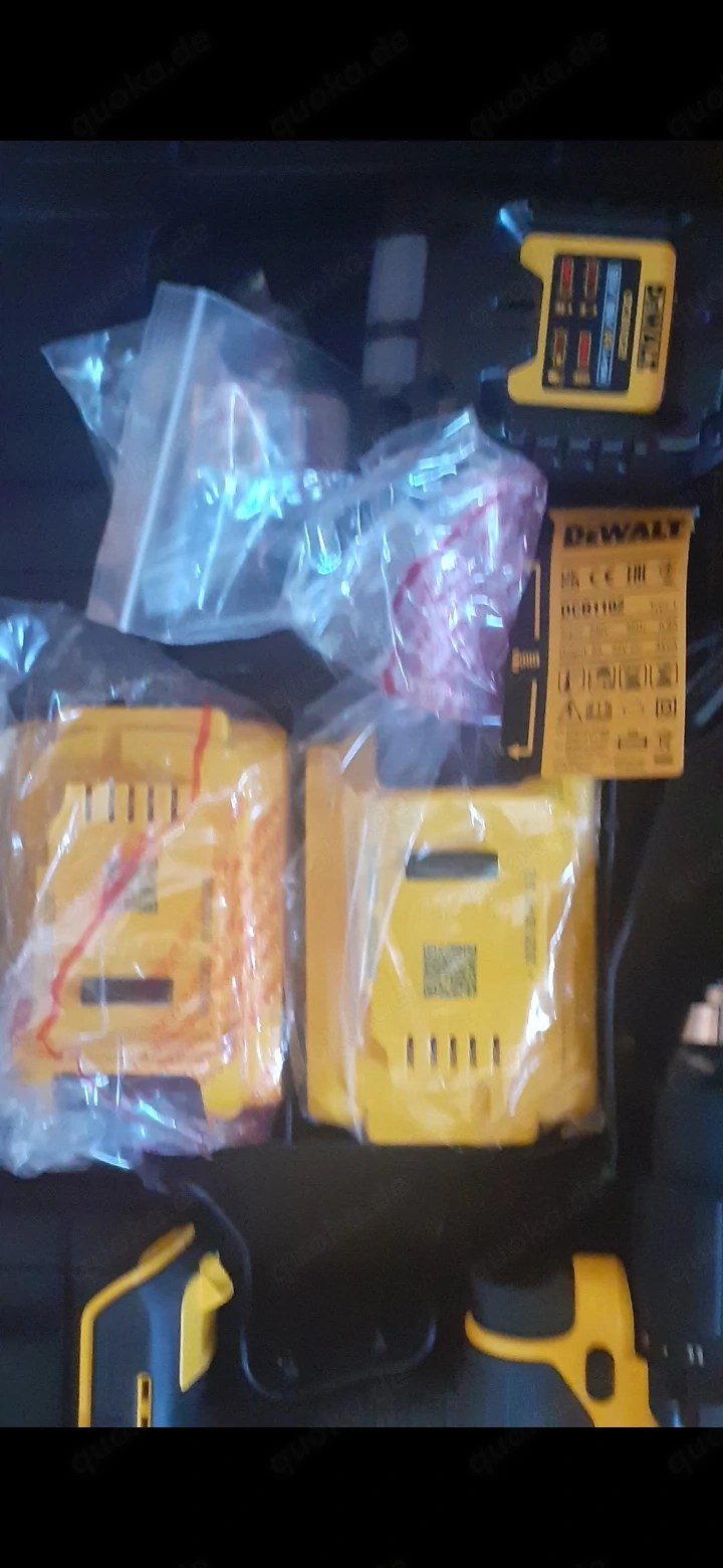 DEWALT Akkubohrschrauber DCD709D2T inkl. 2x Akku und Ladegerät m. Koffer NEU