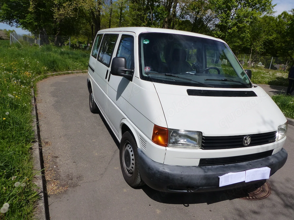 VW T4 2,5 TDI Transporter, AHK, 5-Sitzer, Eigenausbau, Fahrradträger, Dachträger, TÜV 04 28 EZ: 2001