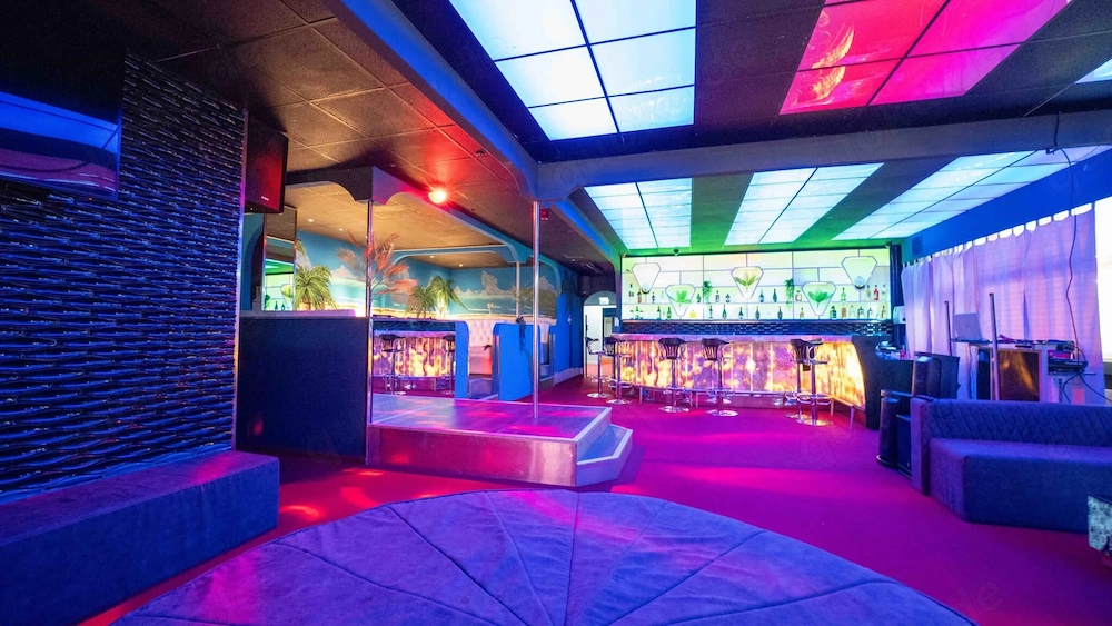 1000 minimum pro Tag!! VIP Gentleman s Club WIR SUCHEN DICH