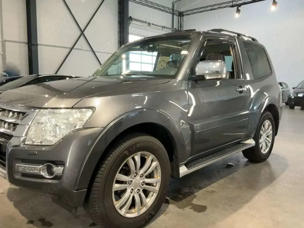 Mitsubishi Pajero 3.2 DI-D Top *Navi| Xenon| Kamera| AHK*