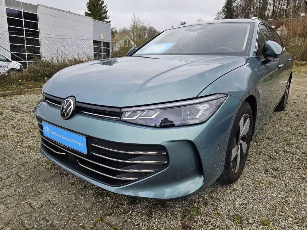 Volkswagen Passat Variant Business AHK Navi Kamera LED