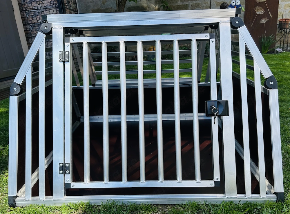 Tolle Hunde-Autobox zu verkaufen