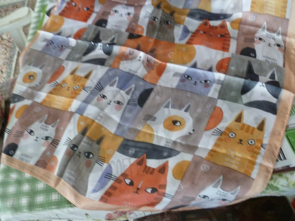 Seidentuch ,- Katzen Motiv - zu verkaufen.