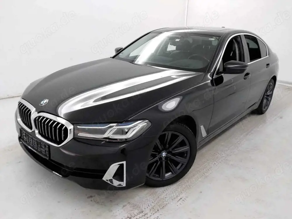 BMW 520 520d LuxuryLine HUD GSD ACC Laser AHK Sitzbelüf