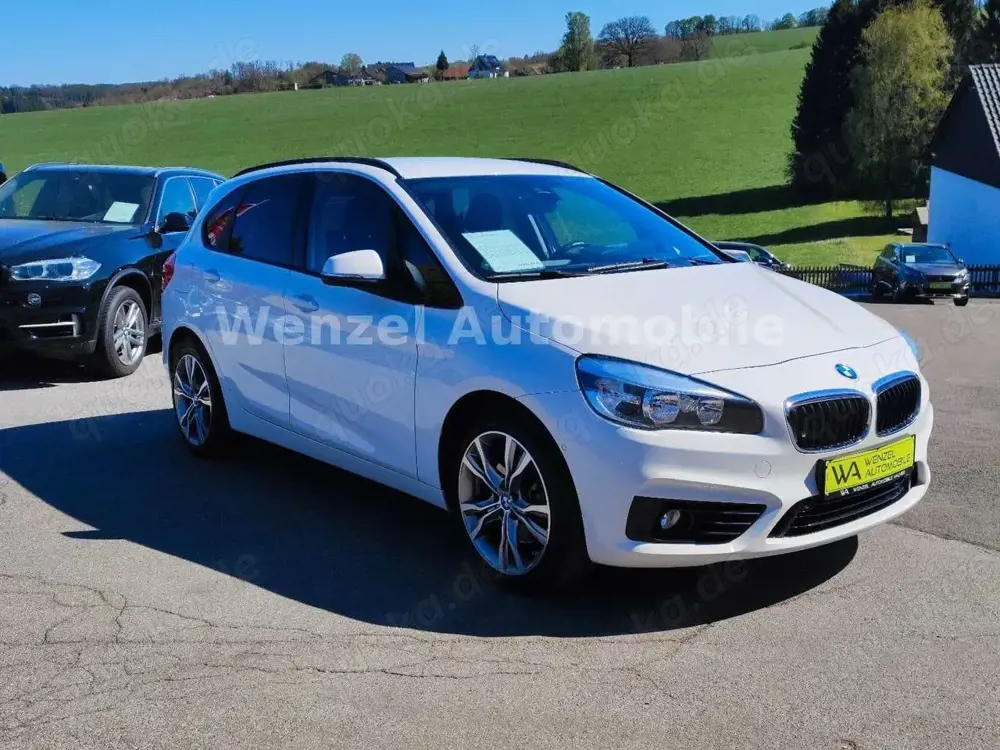 BMW 220 i Active Tourer *LED*ATM*NAVI*PDC*AHK*
