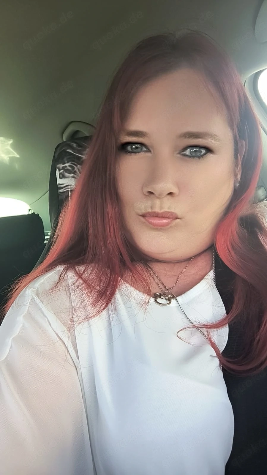 Curvy Herrin bietet getragene Socken, Nylons oder Feinstrumpfhosen für Fußliebhaber