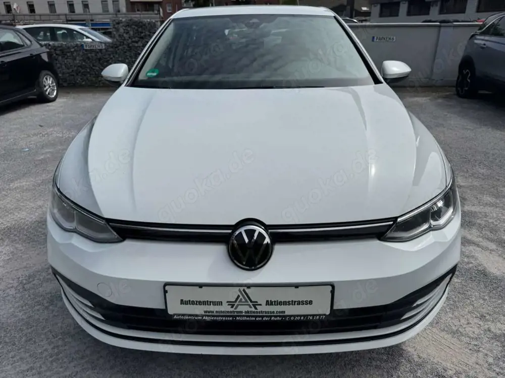Volkswagen Golf VIII Lim. Life PDC AHK LMF Navi LED Navi 1H