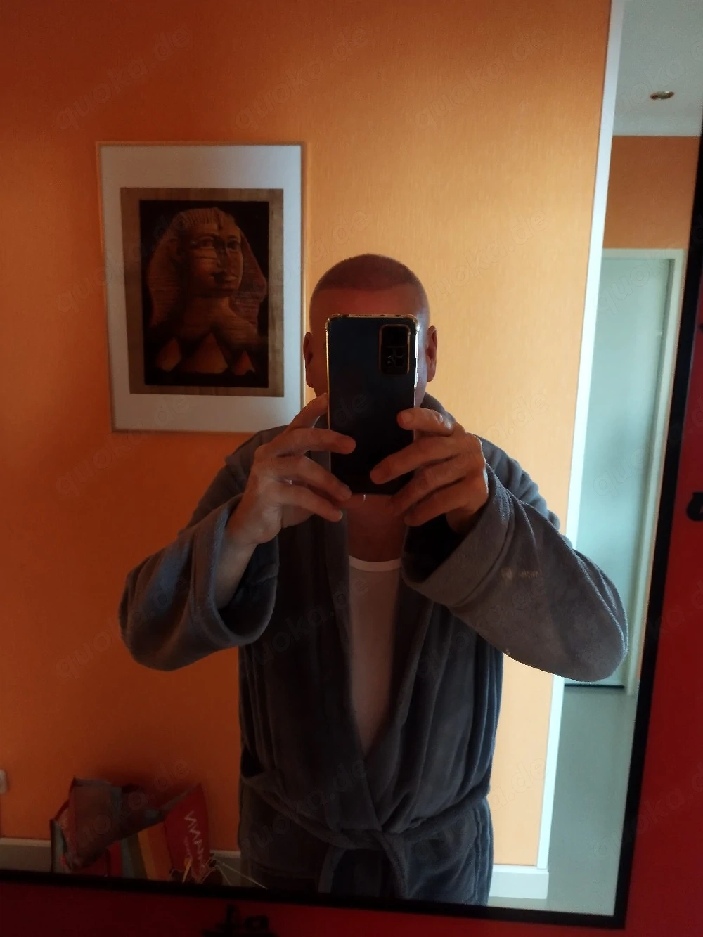 Er sucht eine Massage vom Mann bis 45 Jahre 