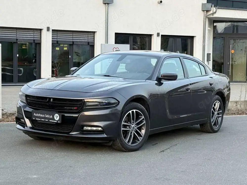 Dodge Charger 3,6 V6 AWD SXT *Glasdach*SHZ*Allrad*