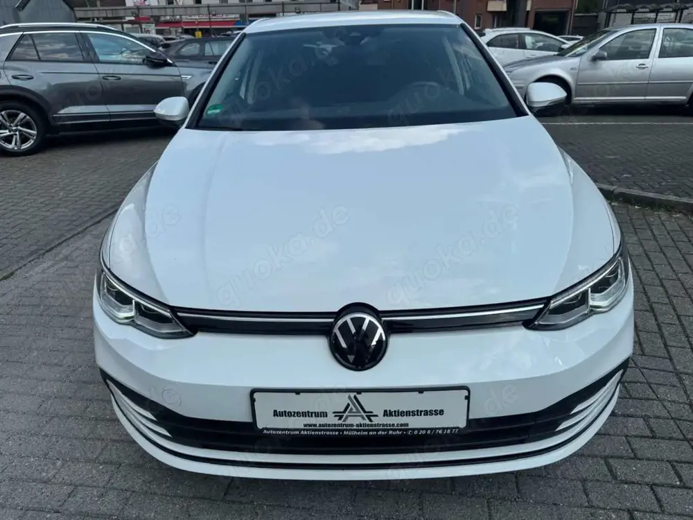Volkswagen Golf VIII Lim. Life Navi PDC LED App-Connect