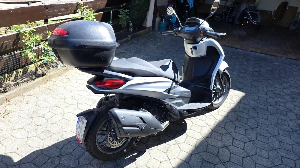 Piaggio Beverly 400 neuwertig zu verkaufen 