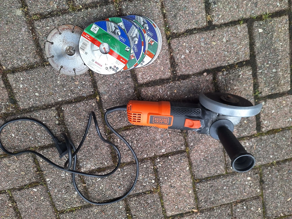 BLACK+DECKER BEG220-QS - Winkelschleifer - 900 W