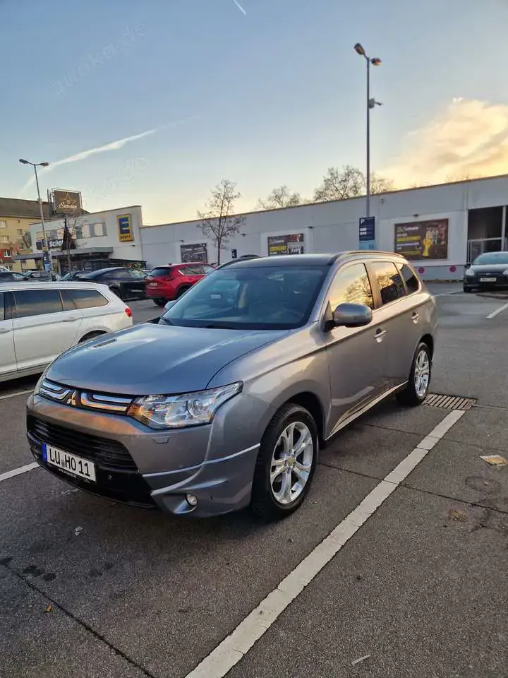 Mitsubishi Outlander 2.2 DI-D 4WD TC-SST 35 Jahre