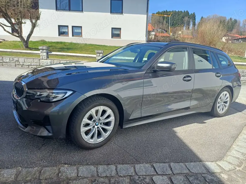 BMW 318 318i Touring Aut. Advantage