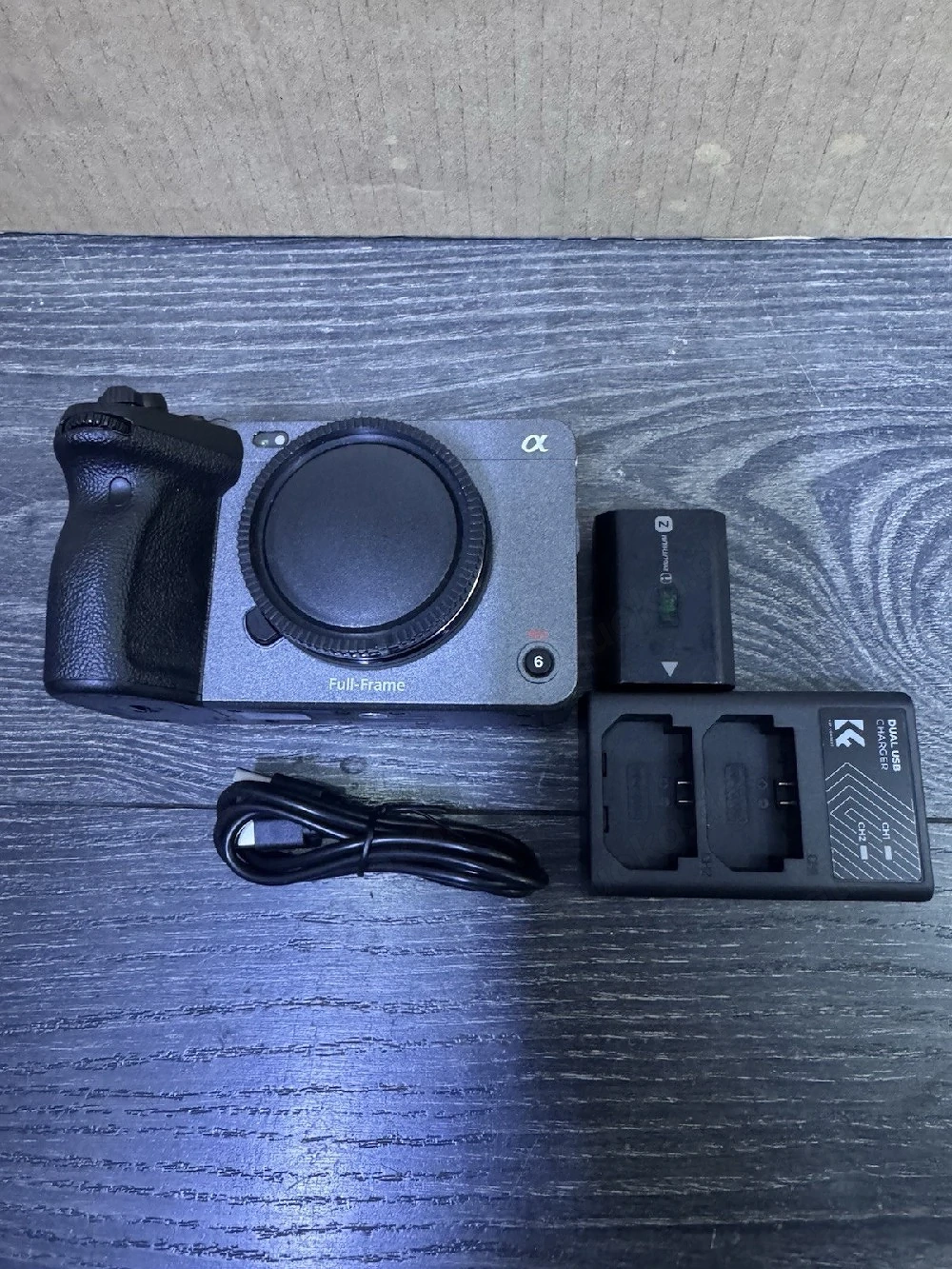 Sony Alpha ILME-FX3A Cinema Line Vollformatkamera   JP Zubehörpaket   NEU