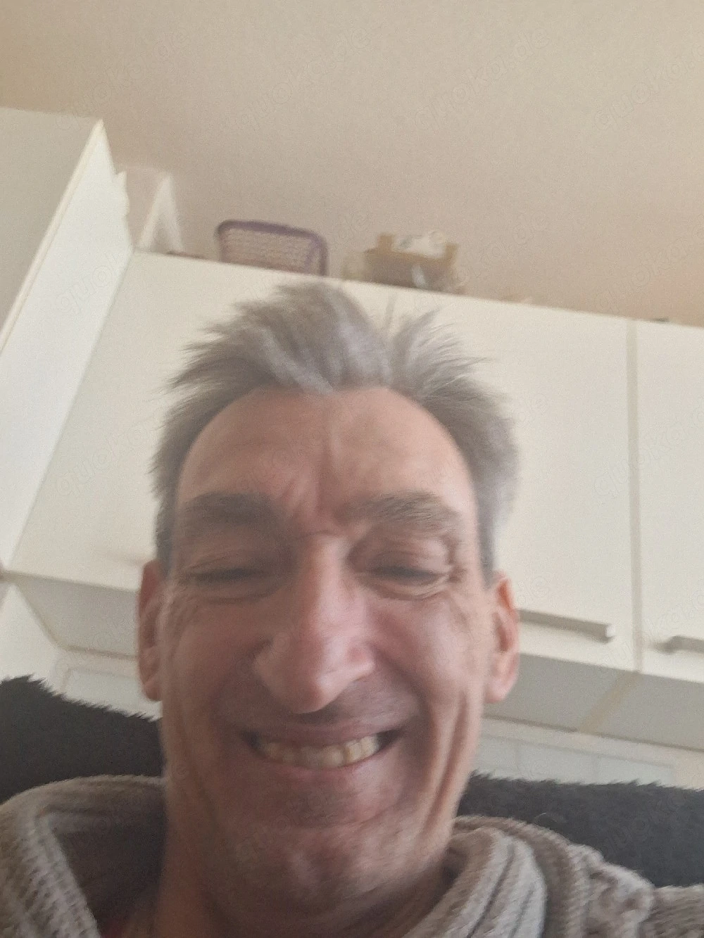 ich bin ein sehr geiler Mann 62 aus Köln und suche eine geile Transe von 60 bis 80 Köln oder NRW