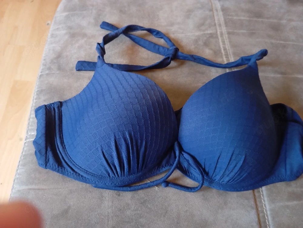 BH blau getragen 