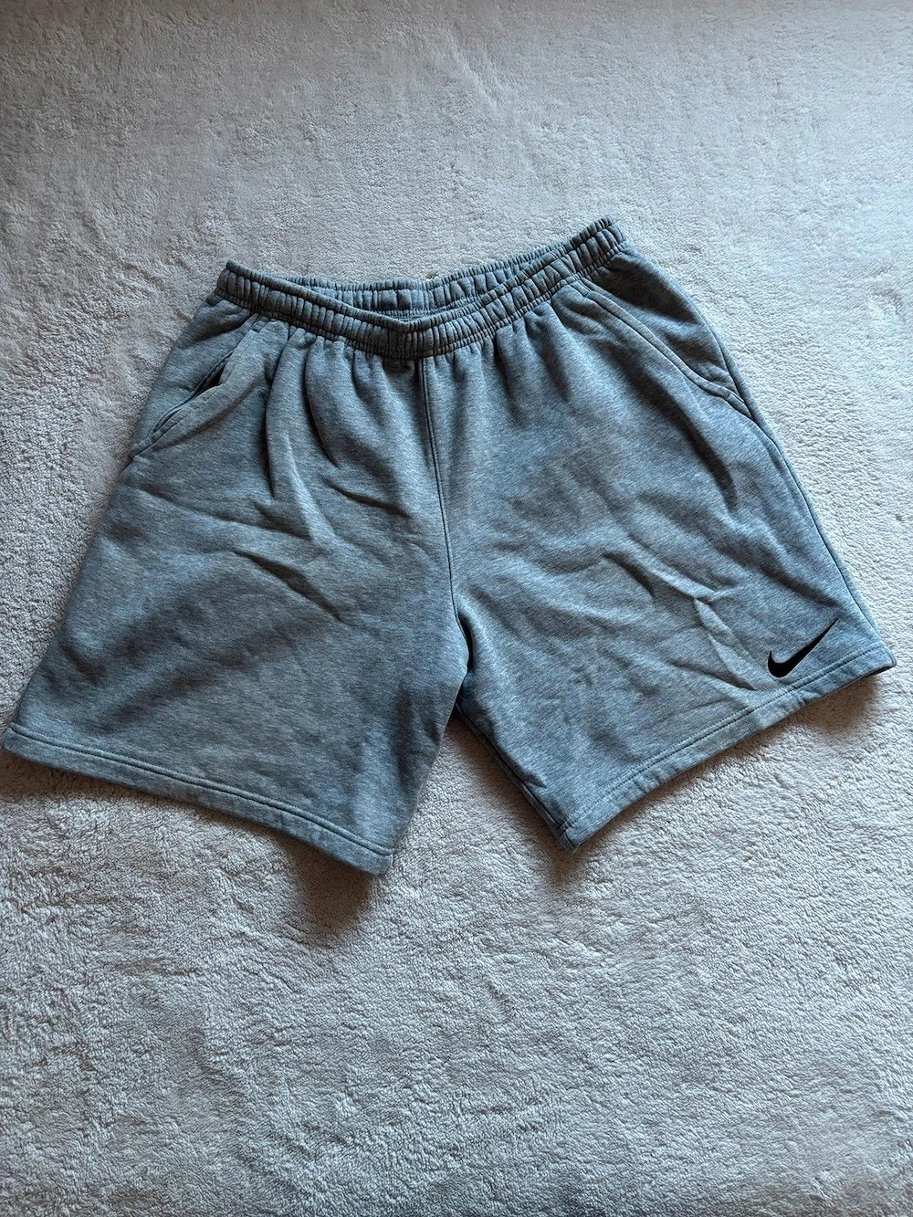 Nike Shorts grau   bequem & sportlich Grösse L