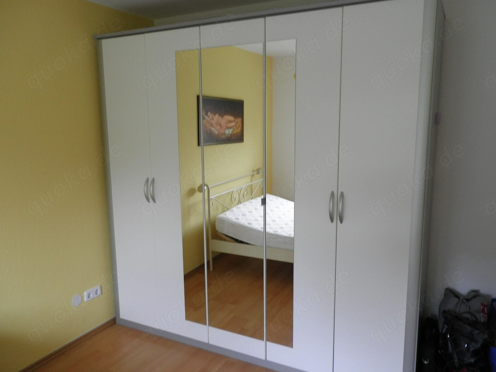 Kleiderschrank weiß, 5 türig, B 230 cm H 230 cm