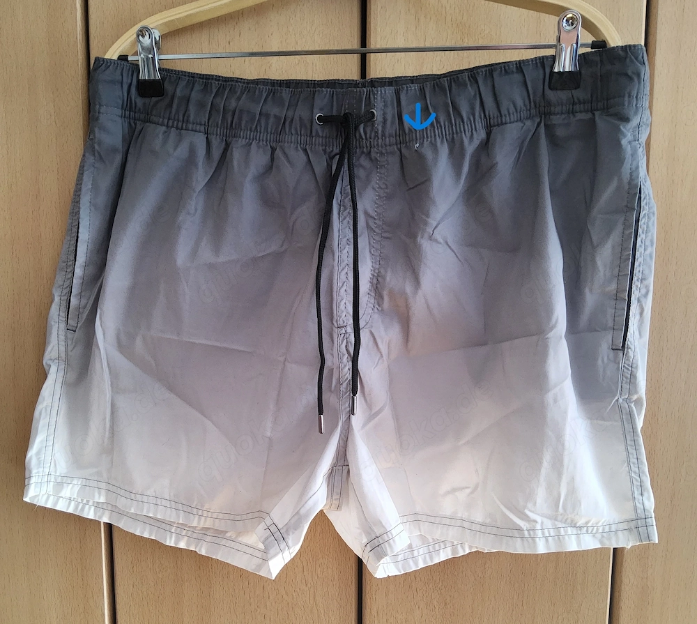 Badeshort - Kurze Hose - Badehose  von  Crane  -  XL  -  56 - grau - weiß