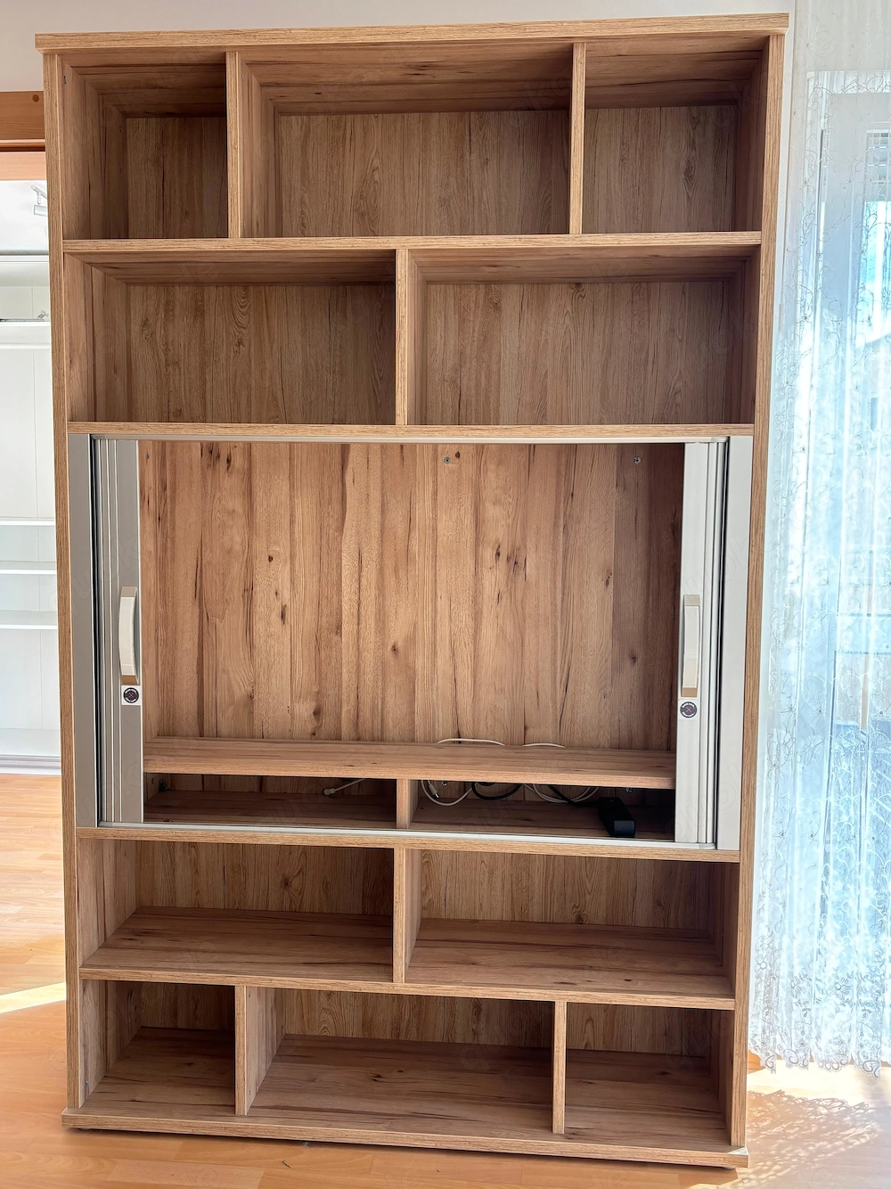 Neuwertig Fernsehschrank Regalschrank 220 hoch x 140 breit x 40 tief Mediaschrank