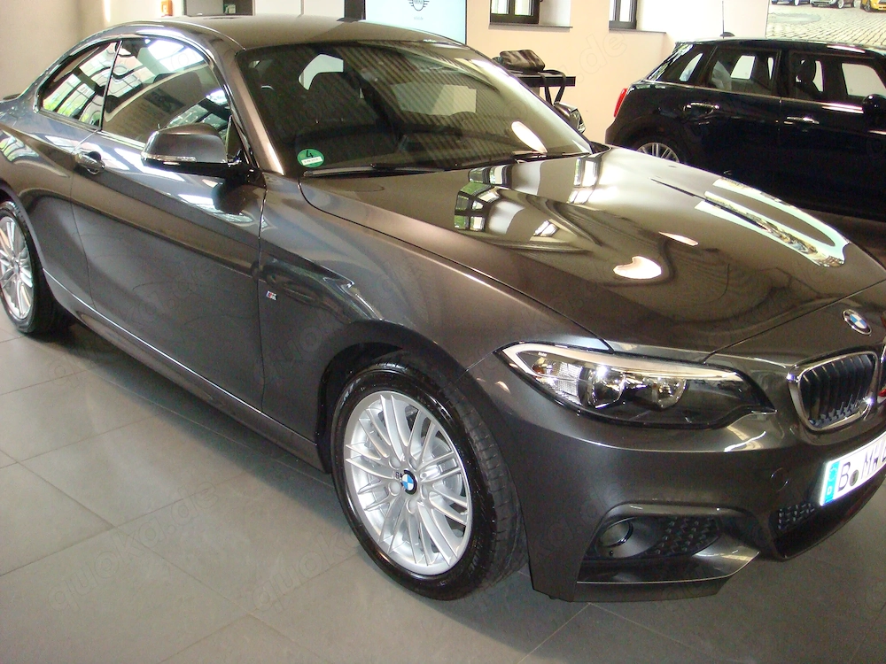 BMW 220i Coupe, "M" Sportpaket", Automatik, erst 20000km, Scheckheftgepflegt, Unfallfrei, Erstbesitz