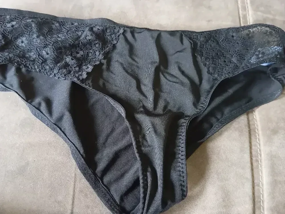 Slip Spitze schwarz Größe S getragen 