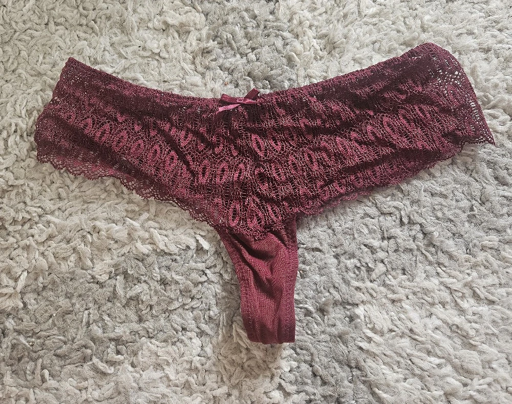 Roter Spitzen Slip... Aktion... 