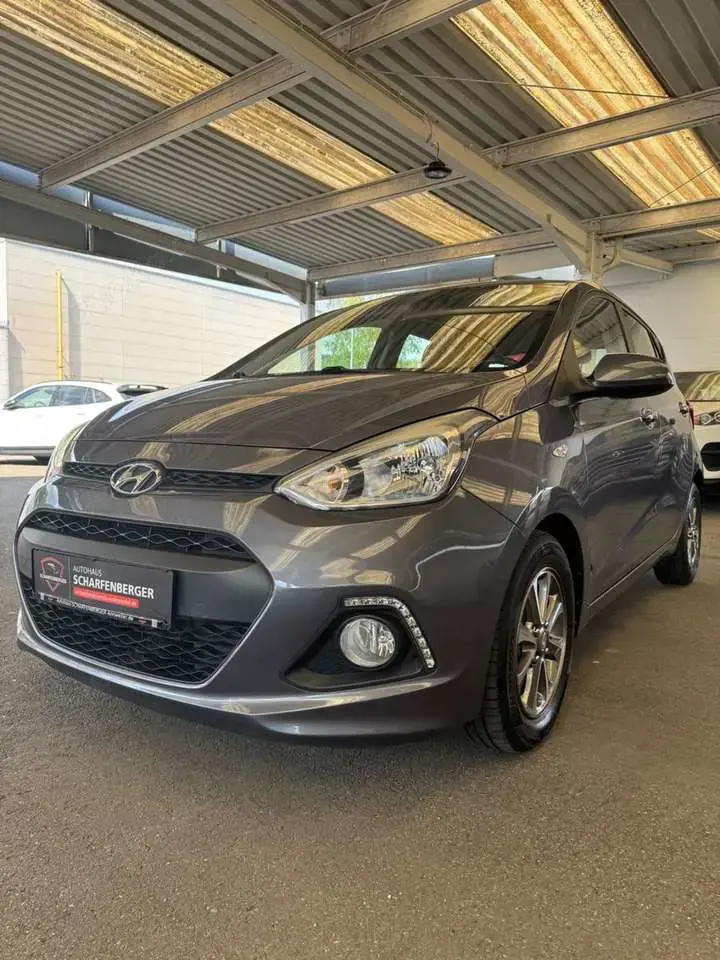 Hyundai i10 +Sitz-LenkH.+AC+Tempo+V.Historie+Bi Color