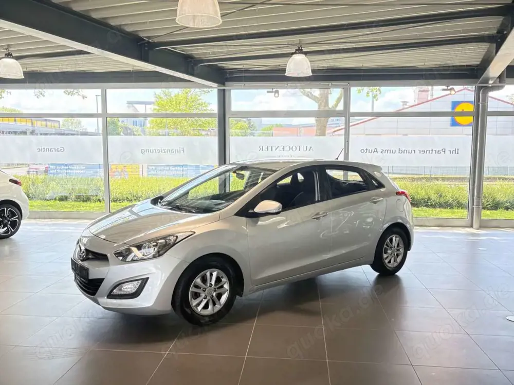 Hyundai i30 Trend*Automatik*Wenig Km*Klima*PDC
