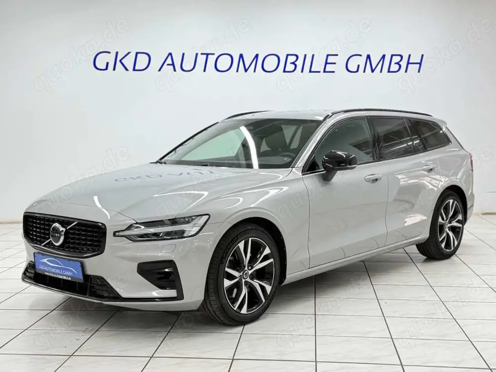 Volvo V60 Kombi Plus Dark*LED*AHK*Kamera*Standheizun