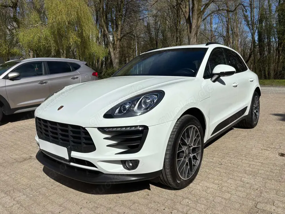 Porsche Macan 2.0T . Panorama Dach. Luftfederung . 20“Alufelgen