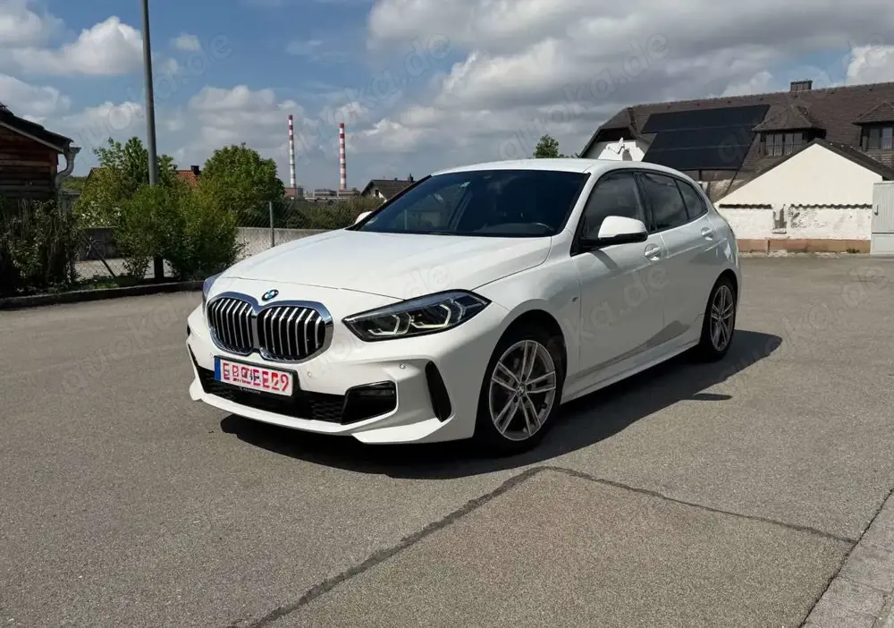 BMW 118 i M Sport-Navi-SHZ-PDC-LED-Spurass-L-Heizung