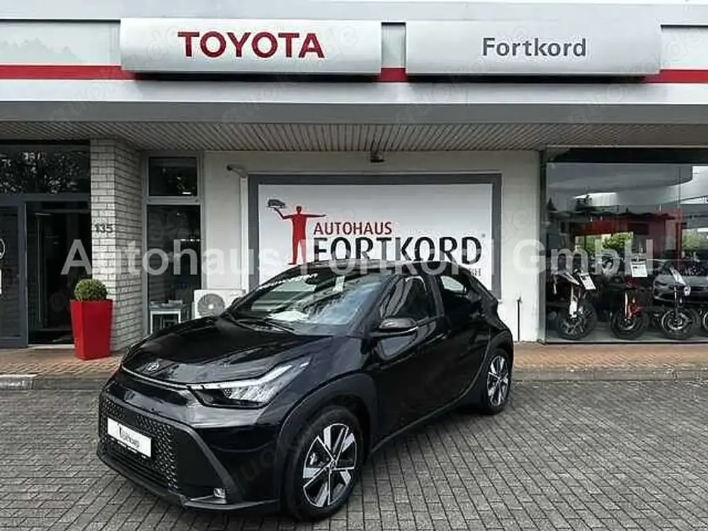 Toyota Aygo X Hybrid - Comfort - Automatik - Navi, LED